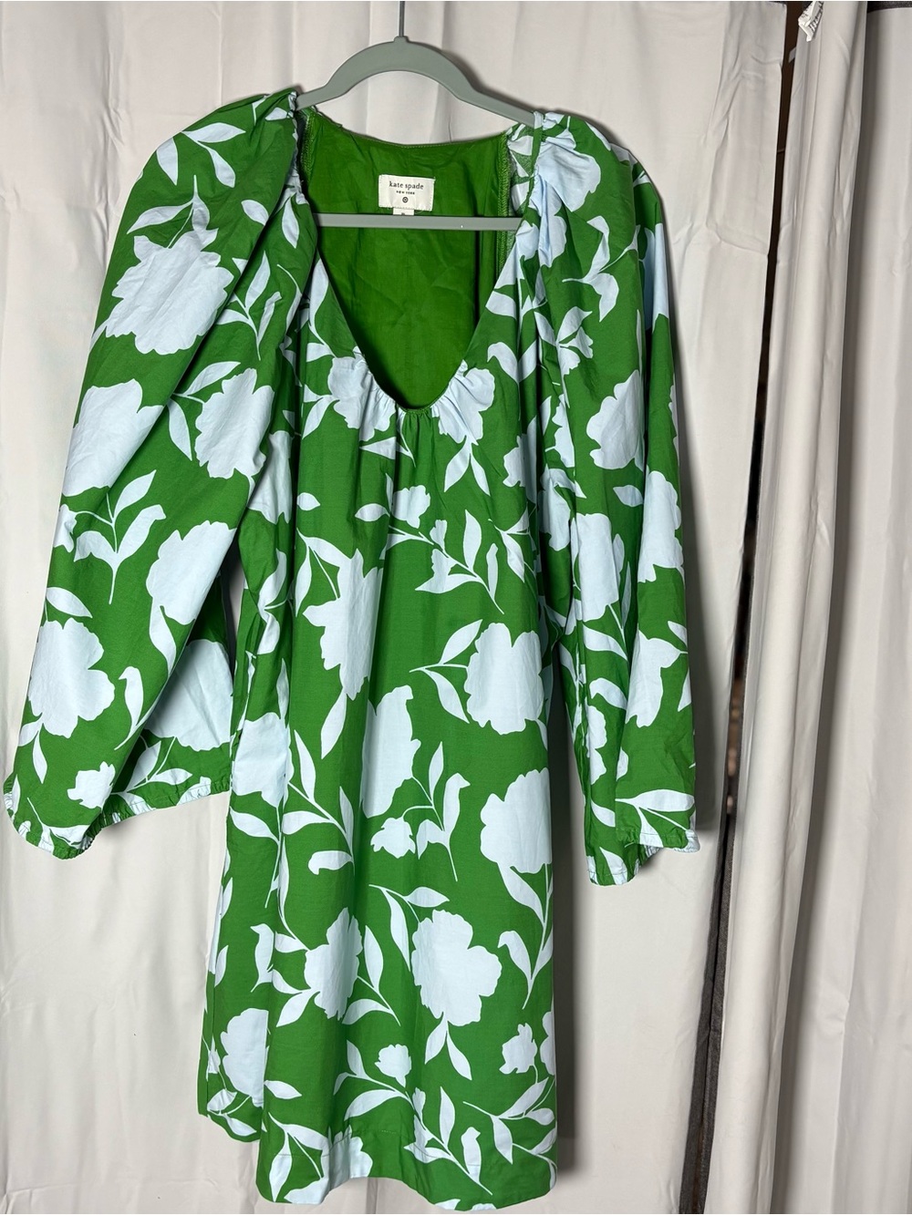 KATE SPADE Green and White Floral Puff-Sleeve Tunic w/ pockets
0406